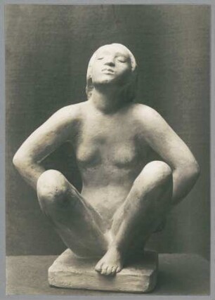 Kauernde, 1917, Gips