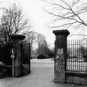 Herrngarten; Darmstadt, Herrngarten, Schlossgarten, Schleiermacherstraße 29, Karolinenplatz 3, Friedensplatz 1