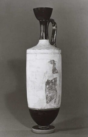 Lekythos mit Figur