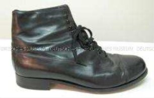 Schnürschuh eines Kriegsversehrten