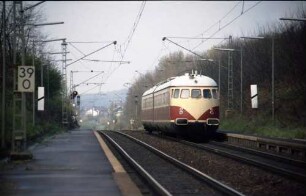Ensingen Haltepunkt VT 608 801 Bahnsteig