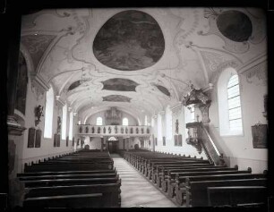 katholische Pfarrkirche innen nach Westen, Foto: Schmidt-Glassner 1952
