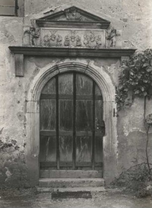 Triestewitz (Torgau). Dorfkirche. Eingangportal