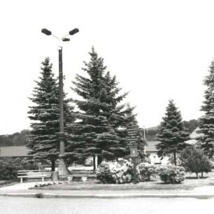 Colditz, Bahnhofstraße 39. Bahnhofsvorplatz (1870/1880). Ansicht mit Laterne