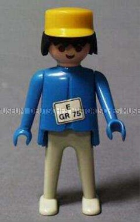 Playmobil-Spielfigur mit gelber Mütze