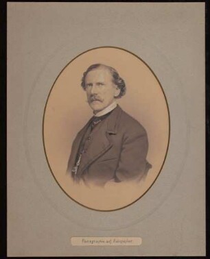 Fotografie eines Mannes in Passepartout