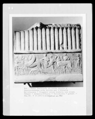 Fragment eines Giebels von einem Tempel