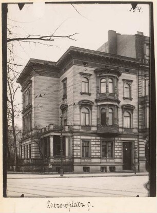 Wohnhaus des Arztes Lucae am Lützowplatz 8, Berlin-Tiergarten: Ansicht (aus: Julius Kohte, Alt-Berlin, Bauwerke in Berlin und Charlottenburg, aufgenommen 1907-1914)