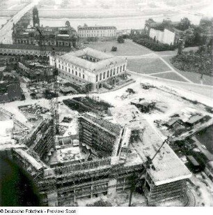Kulturpalast im Bau, Johanneum, Ständehaus, Sekundogenitur und Augustusbrücke