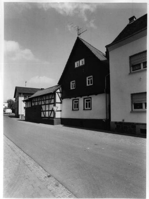 Lahnau, Kirchstraße 1