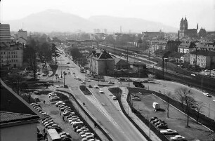 Freiburg: Blick von der Wasser- und Schifffahrtsdirektion auf Knoten Freiburg Nord mit Bahnhof