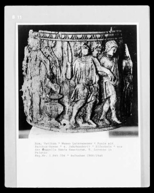 Pyxis mit Bacchus-Szene