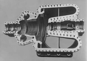 20000 PS-Dampfturbine, Bauart Thyssen-Röder, Gehäuseunterteil (Thyssen und Co., Mühlheim) : Technikgeschichte | Maschinenbau | Kraftmaschinen | Dampfturbinen