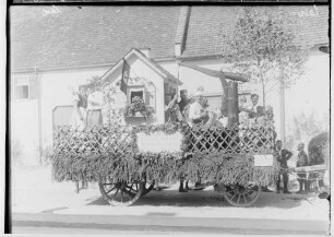 Erntedankfest in Sigmaringen 1933; Umzugswagen der Bauernschaft Laiz