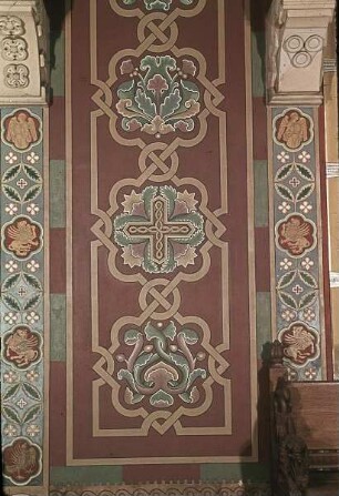 Ornamentale Malerei an der Ostwand