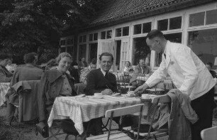 Fährhaus Rothenhusen: Catosies beim Café Rothenhusen Fährhaus