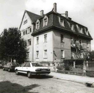 Dresden-Mickten, Naundorfer Straße 24. Wohnhaus (1913). Straßenansicht von Südosten