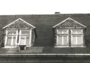 Marienberg, Obere Bahnhofstraße 5. Wohnhaus. Dachhäuschen