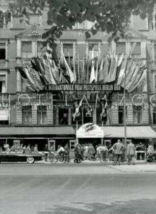 Hotel am Zoo - Festspielleitung der 5. Berliner Filmfestspiele 1955