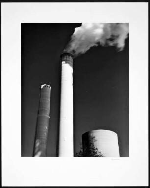 Essen. Schornsteine des Energieversorgers RWE AG