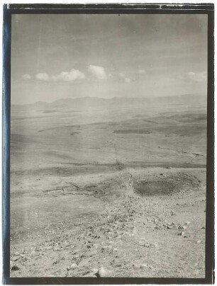 Große Inka-Straße aus der Pampa von Achacachi zum Ancohuma-Massiv