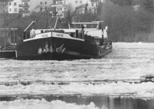 Oberer Vorhafen Schleuse Koblenz/Mosel bei Eisgang