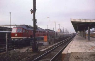 Potsdam Stadt Lok 232 368 Vorspann Lok Baureihe 232 Ausfahrt DR_Reisezugwagen