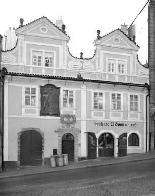 Haus Zu den Zwei Sonnen & Haus Nr. 233