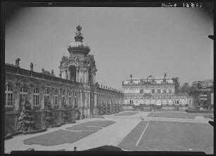 Dresden. Zwingerhof und Kronentor