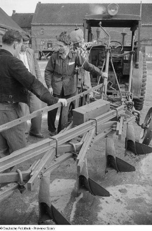 Einführung in die Technik eines mehrscharigen Pfluges