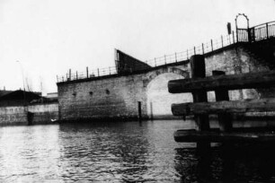 Grenzmauer an der Schillingbrücke