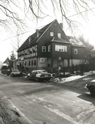 Augustusburg-Kunnersdorf, Talstraße 24. Wohnhaus mit Gaststätte "Zschopautal" (1891/1900). Straßenansicht mit Giebelseite