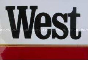 Werbeaufkleber für "West"-Zigaretten