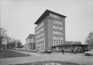 Dresden-Neustadt, Otto-Buchwitz-Straße (Königsbrücker Straße) 96. Verwaltungsgebäude des VEB Strömungsmaschinen (1957-1958; A. Magdeburg)