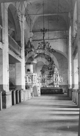 Langhaus und Chor der Kirche Neuenburg