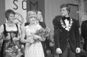 Königsproklamation beim 5. Karlsruher Kreisschützenball in der Carl-Benz-Halle