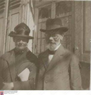 Schleiermacher, Ludwig (Louis) Prof. Dr. (1855-1927) / Porträt mit Ehefrau Viktoria Schleiermacher geb. Becker (1865-1945), Halbfiguren