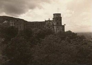 Heidelberg. Schloss, Ansicht von Südosten (von der Terrasse aus)
