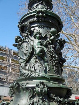 Fahnenmast mit Sockel