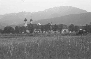 Benediktbeuren: Gesamtansicht des Klosters von Nordwesten