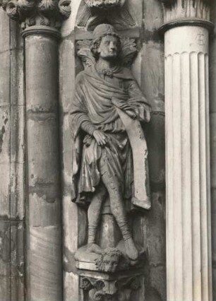 Freiberg (Sachsen). Dom. Goldene Pforte (um 1230, Grillenburger Sandstein). Westliches Gewände, Prophet Daniel
