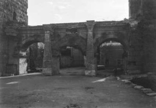 Stadttor : Blick auf ein Stadttor in Antalya