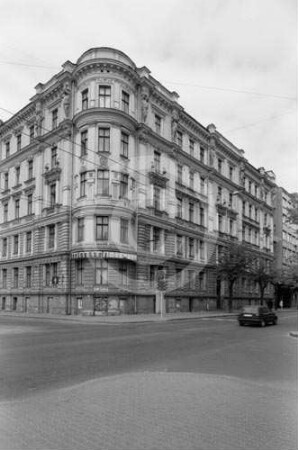 Mietshaus Krišjāņa Valdemāra iela 27/29 (Nikolaistraße) in Riga