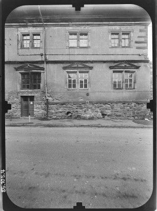 Marksuhl. Schloß (1587/1591, Ausbau 1613/1616 und 1741/1743). Hauptgebäude. Straßenfront