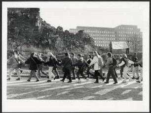 Schülerdemo gegen den Golfkrieg an der Frauenkirche