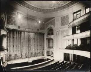 Stadttheater, Freiburg: Zuschauerraum, Blick zu Bühne und Logen