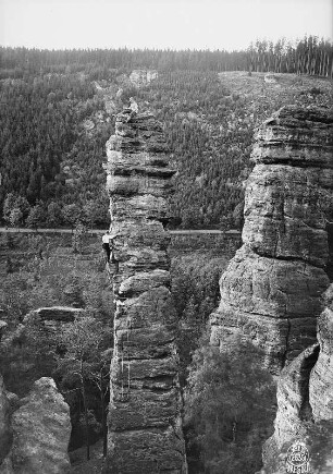 Sächsische Schweiz, Bielatal. Chinesischer Turm. Alter Weg. Seilschaft Schleiß