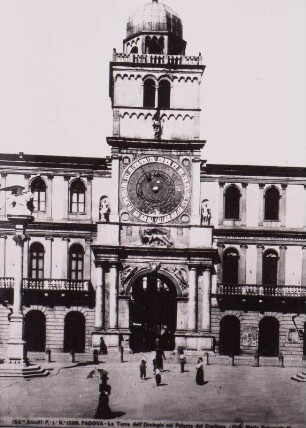 Padua. Palazzo del Capitano. In der Mitte Uhrturm.