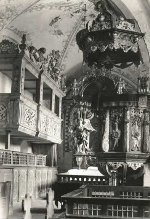 Rerik. Kirche (13. Jh.), Inneres. Kanzel (1751-1752) und Chor mit Wustrowscher Empore (M. 18. Jh.)