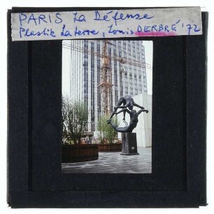 Paris, La Défense,Derbré, La Terre